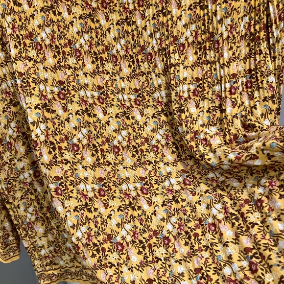 Max Studio Yellow and Brown Floral Blouse - Picture 6 of 6